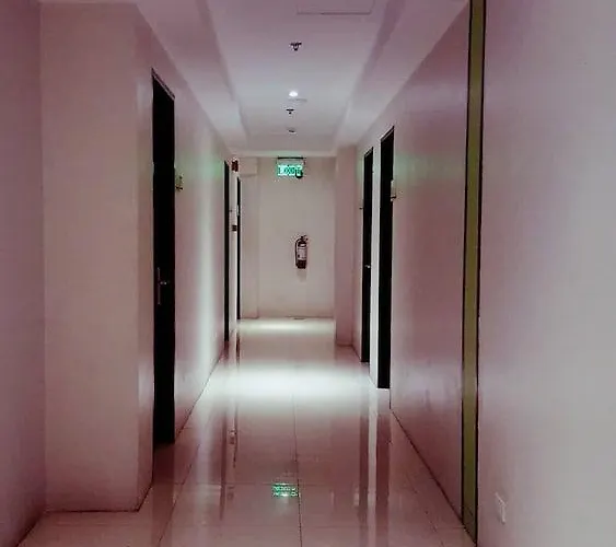 Hotel Canberry 2*