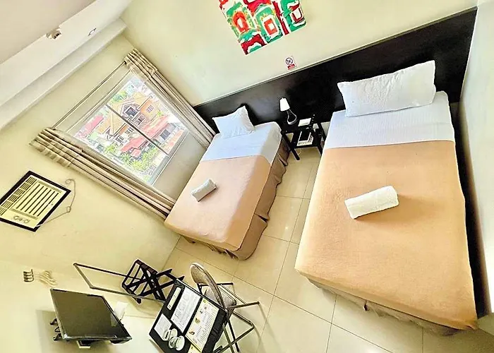 Hotel Canberry 2*