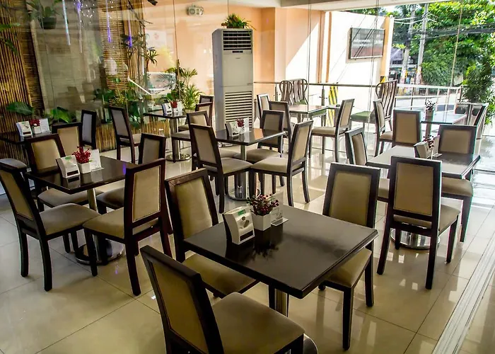 Hotel Canberry 2*