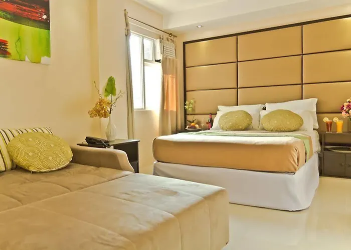 Canberry Hotel 2*
